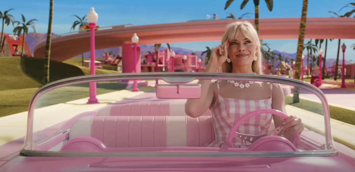 Margot Robbie không thể hồng hơn trong trailer mới của Barbie - Ảnh 1.
