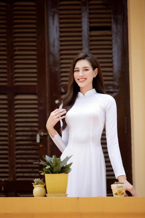 Ngô Thanh Vân kỷ niệm một năm cưới, bà xã Mạnh Trường khoe biệt thự sân vườn - Ảnh 5.