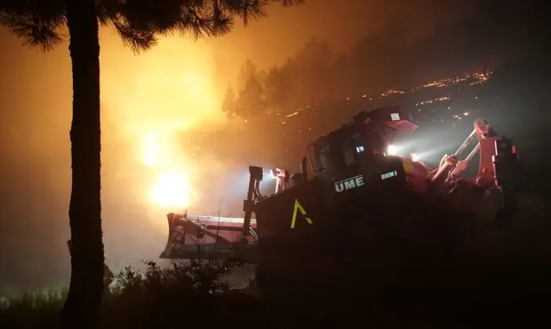 Tây Ban Nha nỗ lực kiểm soát cháy rừng - Ảnh 1.