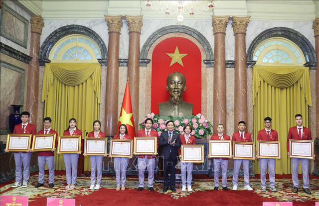 Chủ tịch nước biểu dương các gương mặt vàng của Thể thao Việt Nam tại SEA Games 32 - Ảnh 4.