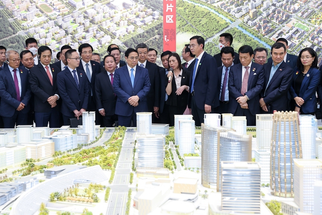 Thủ tướng thăm khu mới Hùng An, tỉnh Hà Bắc, Trung Quốc - Ảnh 2.