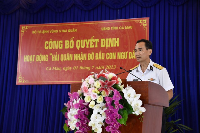 Vùng 5 Hải quận nhận đỡ đầu nhiều con ngư dân tại tỉnh Cà Mau - Ảnh 1.