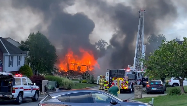 Nổ gây cháy nhà tại Mỹ, ít nhất 4 người thiệt mạng - Ảnh 1.