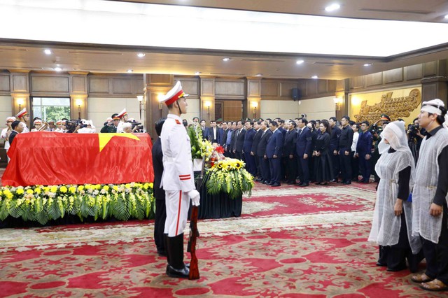 Tổ chức trọng thể Lễ truy điệu và tiễn đưa Phó Thủ tướng Lê Văn Thành về nơi an nghỉ cuối cùng - Ảnh 2.