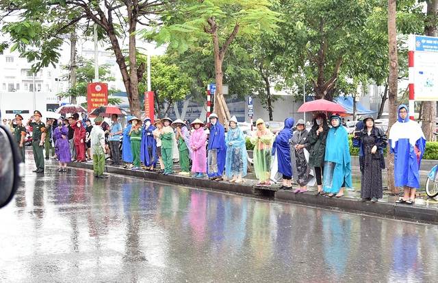 Tổ chức trọng thể Lễ truy điệu và tiễn đưa Phó Thủ tướng Lê Văn Thành về nơi an nghỉ cuối cùng - Ảnh 19.