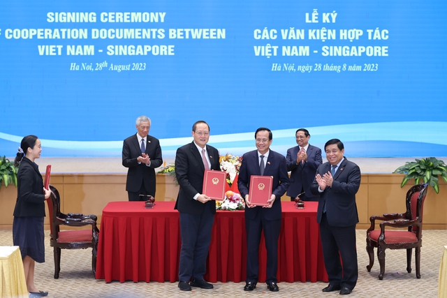Việt Nam và Singapore ký kết 7 văn kiện hợp tác quan trọng - Ảnh 3.