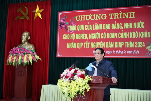 Thủ tướng Chính phủ dâng hương tưởng niệm Chủ tịch Hồ Chí Minh - Ảnh 10.