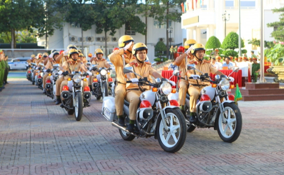 Bình Thuận: Đảm bảo an toàn giao thông, trật tự xã hội trong dịp Tết Nguyên đán và các Lễ hội đầu xuân 2024 - Ảnh 3.