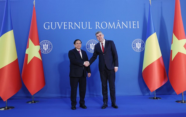 Thủ tướng Ion-Marcel Ciolacu chủ trì lễ đón Thủ tướng Phạm Minh Chính thăm chính thức Romania - Ảnh 4.