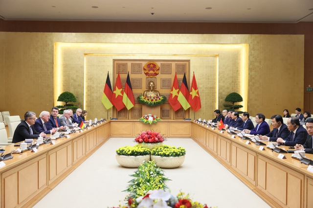 Thủ tướng đề nghị Đức sớm phê chuẩn Hiệp định EVIPA và triển khai hiệu quả JETP với Việt Nam - Ảnh 2.