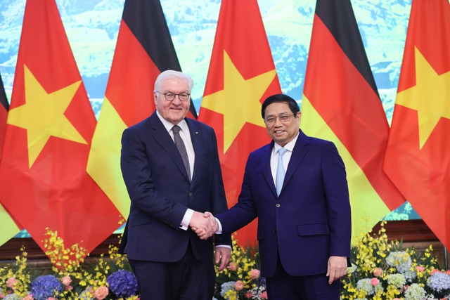 Thủ tướng đề nghị Đức sớm phê chuẩn Hiệp định EVIPA và triển khai hiệu quả JETP với Việt Nam - Ảnh 1.