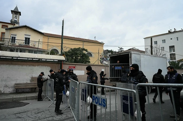 Tấn công có vũ trang nhằm vào nhà thờ ở Thổ Nhĩ Kỳ, ít nhất 1 người thiệt mạng - Ảnh 1.