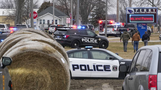 Xả súng tại trường học ở bang Iowa (Mỹ) khiến một người thiệt mạng, 5 người khác bị thương - Ảnh 1.
