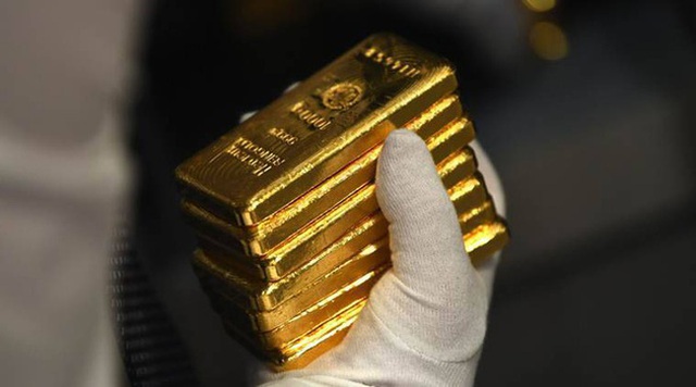Giá vàng giảm 500 nghìn đồng/lượng sau một đêm - Ảnh 2.