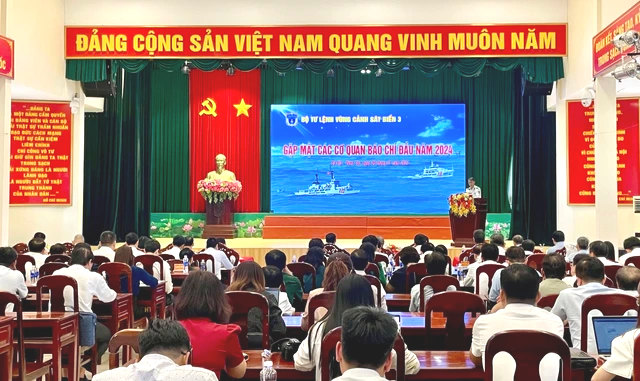 Thời báo VTV nhận Giấy khen của Bộ Tư lệnh Vùng Cảnh sát biển 3 - Ảnh 3.