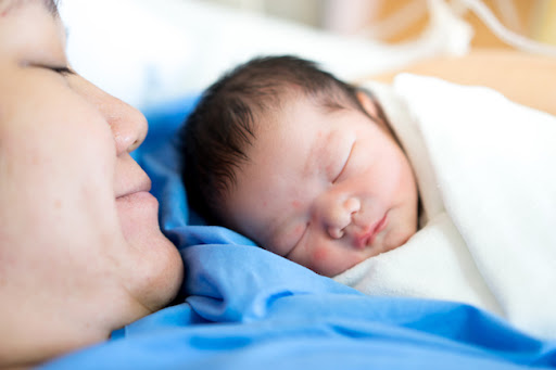 Hàn Quốc hỗ trợ phụ nữ đông trứng để tăng tỷ suất sinh - Ảnh 2.