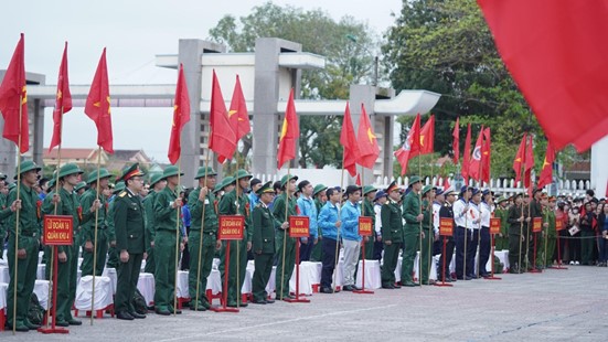 Lễ giao nhận quân: Viết tiếp khúc quân hành trên quê hương Đại tướng Võ Nguyên Giáp - Ảnh 5.