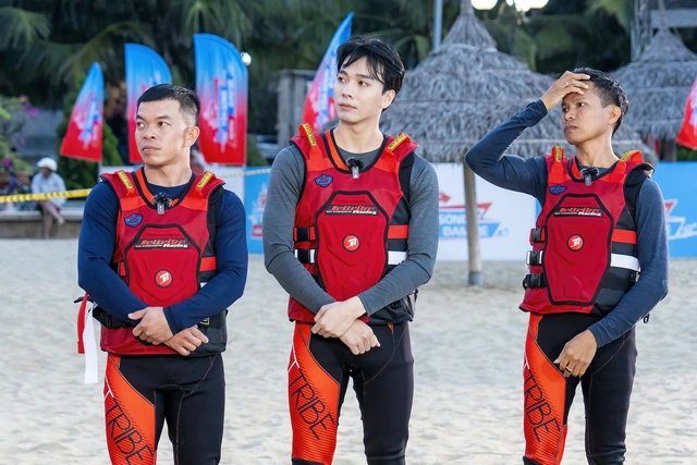 
The three members of Team Jasmiin won the overall victory in the team challenge despite being penalized with extra time
