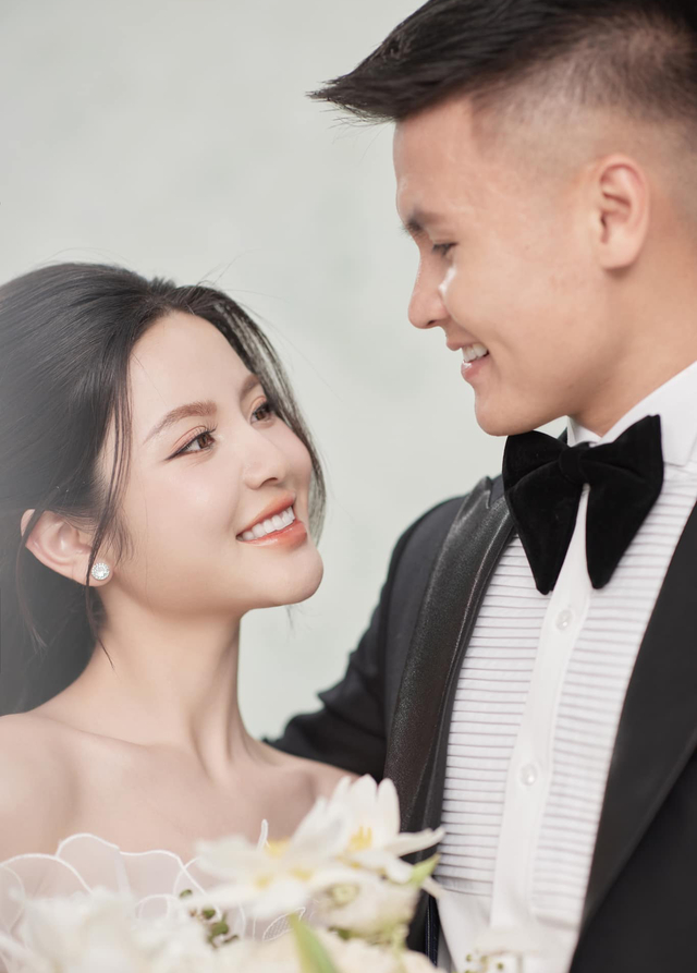 Ngắm bộ ảnh cưới đẹp ngọt ngào của Quang Hải - Chu Thanh Huyền - Ảnh 7.