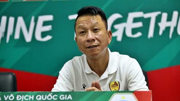 Ngay sau tuyên bố “Cậu ấy chưa phải ngôi sao” của HLV Văn Sỹ Sơn, Đình Bắc gia nhập Hanoi FC - Ảnh 2.