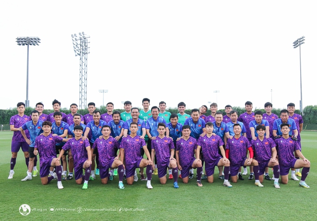 Thủ thành Quan Văn Chuẩn đeo băng thủ quân đội tuyển U23 Việt Nam tại VCK U23 châu Á 2024  - Ảnh 2.