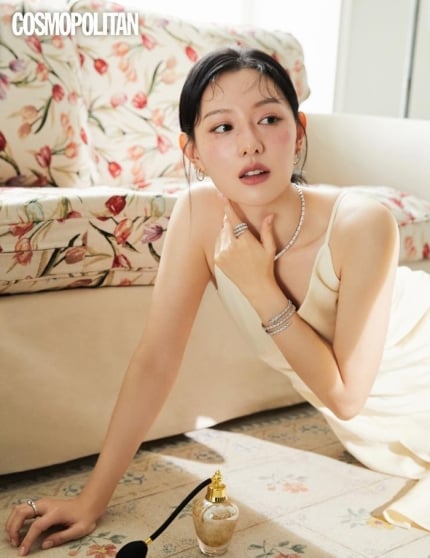 Kim Ji Won siêu ngọt ngào trong loạt ảnh mới trên Cosmopolitan - Ảnh 2.