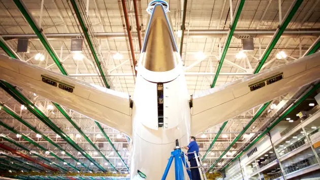 Boeing khẳng định tính an toàn của dòng máy bay 787 Dreamliner sau khi bị tố cáo “ăn bớt” quy trình sản xuất - Ảnh 1.