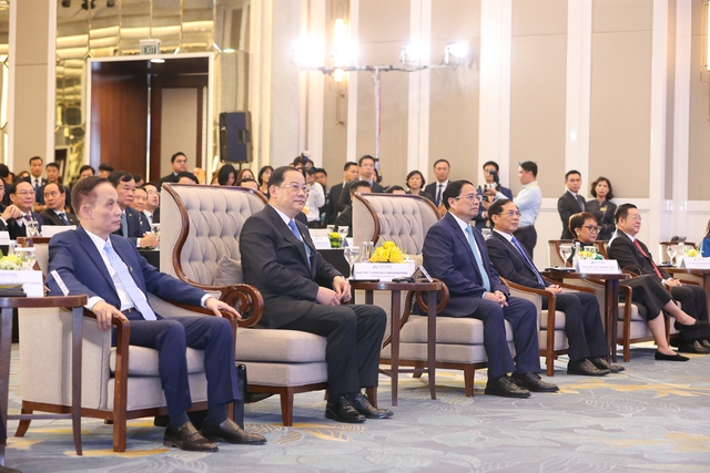 Thủ tướng Phạm Minh Chính dự phiên khai mạc Diễn đàn Tương lai ASEAN 2024 - Ảnh 3.
