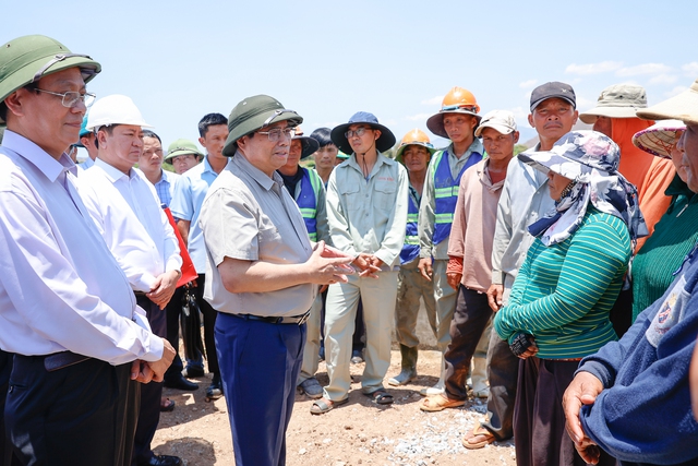 Thủ tướng: Ninh Thuận tập trung quy hoạch hệ thống hồ thủy lợi, khắc phục khô hạn trong năm 2025 - Ảnh 3.