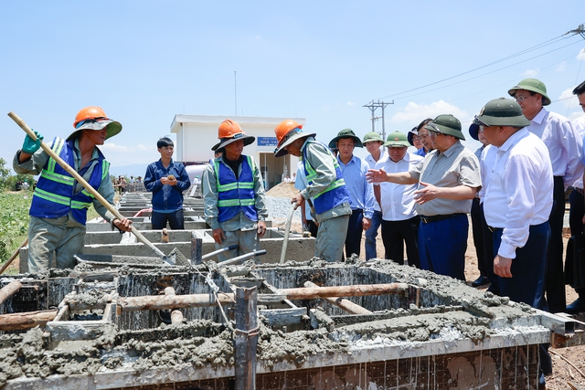 Thủ tướng: Ninh Thuận tập trung quy hoạch hệ thống hồ thủy lợi, khắc phục khô hạn trong năm 2025 - Ảnh 2.