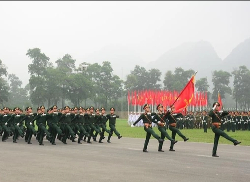 Ảnh: Hợp luyện diễu binh, diễu hành kỷ niệm 70 năm Chiến thắng Điện Biên Phủ - Ảnh 3.