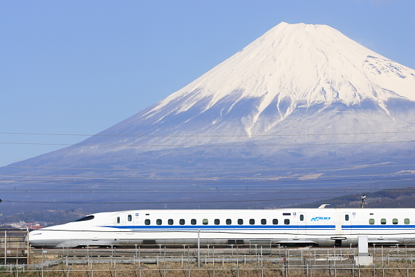 Tàu Shinkansen: Bạn đã từng nghe đến Tàu Shinkansen - tàu siêu tốc Nhật Bản? Đó là một kỳ quan công nghệ của đất nước mặt trời mọc, với tốc độ tối đa lên đến 320km/h. Hãy xem hình ảnh của Tàu Shinkansen để khám phá sự kiện đi tàu đẳng cấp này!