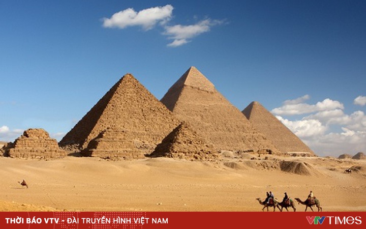 Kim tự tháp - một trong những địa điểm du lịch nổi tiếng nhất của Ai Cập. Bạn đã biết rằng bên trong những công trình kỳ vĩ này ẩn giấu những điều thú vị như thế nào? Hãy để chúng tôi mở ra cho bạn một thế giới mới.