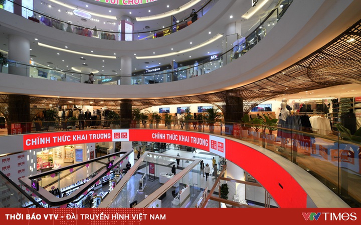Van Hanh Mall  MỪNG UNIQLO VẠN HẠNH 1 NĂM TUỔI VÀ ƯU ĐÃI  Facebook