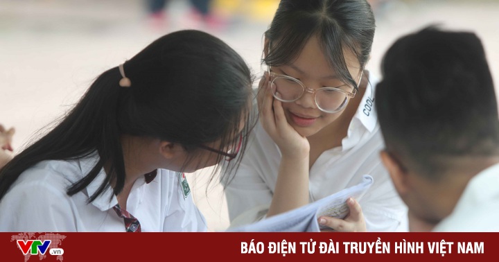 More than 14,000 students in Ho Chi Minh City did not choose to take the public 10th grade exam