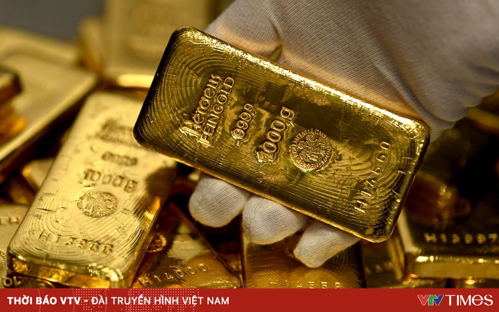 Nhập khẩu vàng thỏi đang là xu hướng mới của cộng đồng đầu tư hiện nay. Việc nhập khẩu vàng thỏi giúp tiết kiệm chi phí và có được chất lượng vàng đồng đều và đáng tin cậy. Hãy được sở hữu những thỏi vàng chất lượng cao thật sự bằng cách theo dõi các thị trường và các đối tác tin cậy.