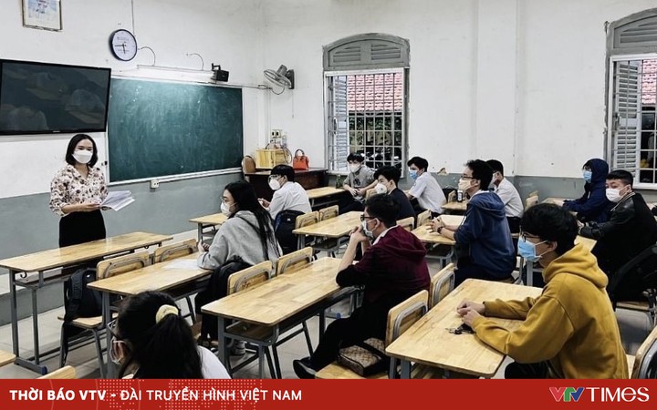 Ho Chi Minh City is still applying a floor when collecting tuition fees