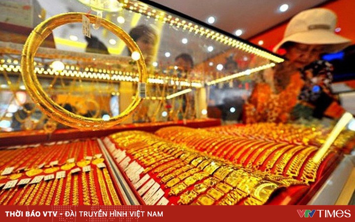 Gold prices fell simultaneously