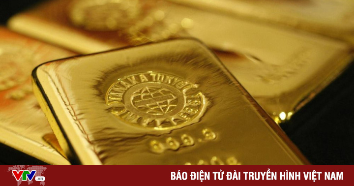 World gold price experienced the biggest drop in the past four months