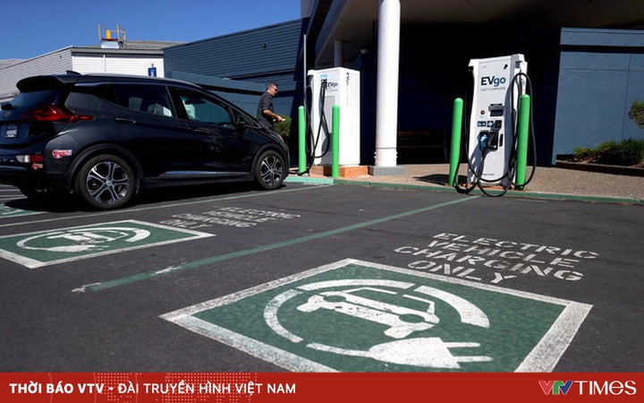 Gasoline prices increase – Has the time of electric cars come?