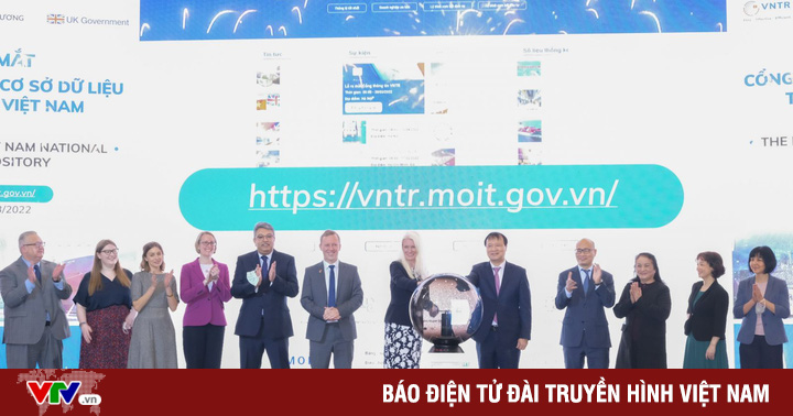 Launching Vietnam Trade Database Portal