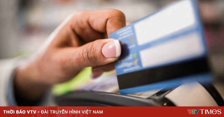 Có nên sử dụng thẻ tín dụng để thanh toán hàng hóa, dịch vụ online?