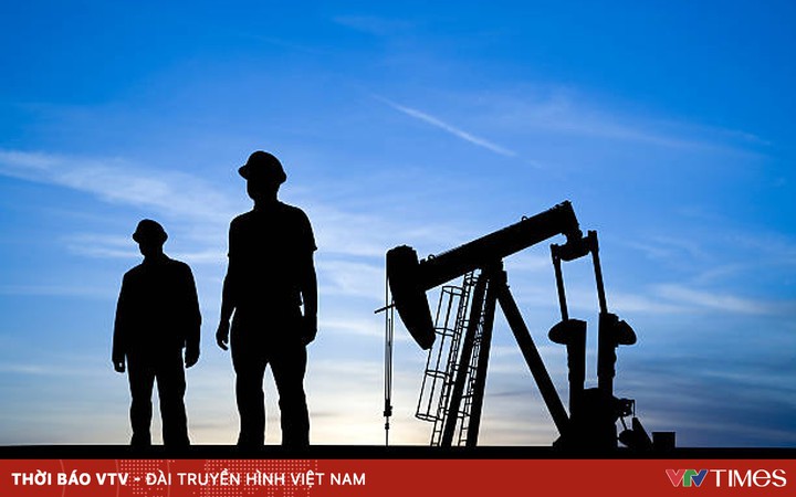 Oil price exceeds 111 USD/barrel