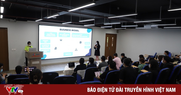 Entrepreneurship is an official subject at FPT University