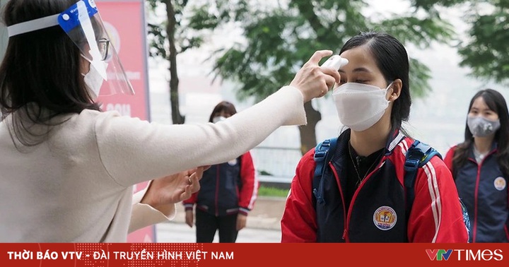 Hanoi consults parents about sending students to school