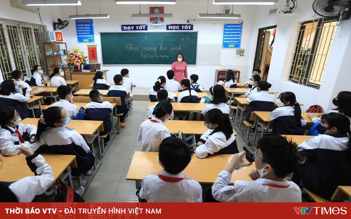 Hanoi: Do not accept students from the opposite line when schools have full quotas