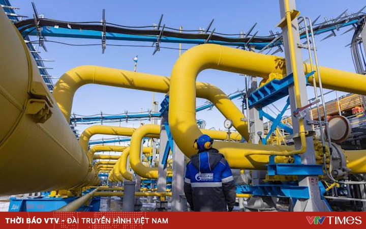 Russia continues to export gas to Europe through Ukraine