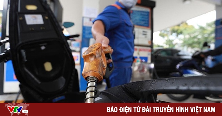 Cooling down gasoline prices, Ministry of Finance proposes to cut import tax by 8%