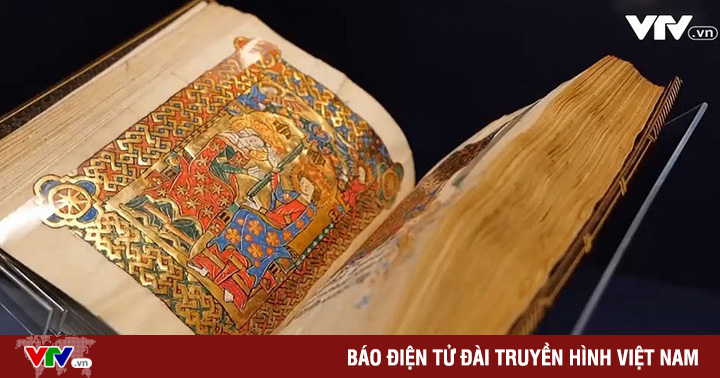 Admire the historical manuscripts in gold