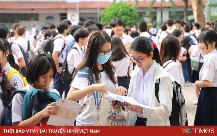 Notes in the 10th grade entrance exam in Ho Chi Minh City